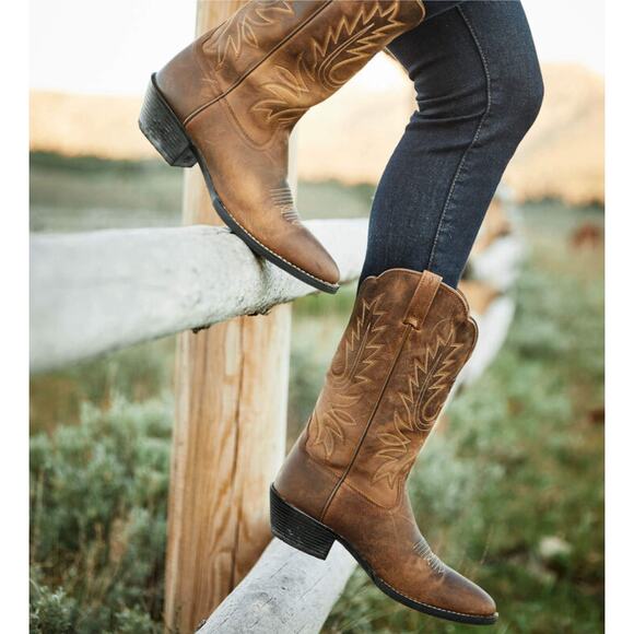 Ariat Women's Heritage Western Boots Distressed Brown Leather 8 NWOB Round Toe - Picture 1 of 15